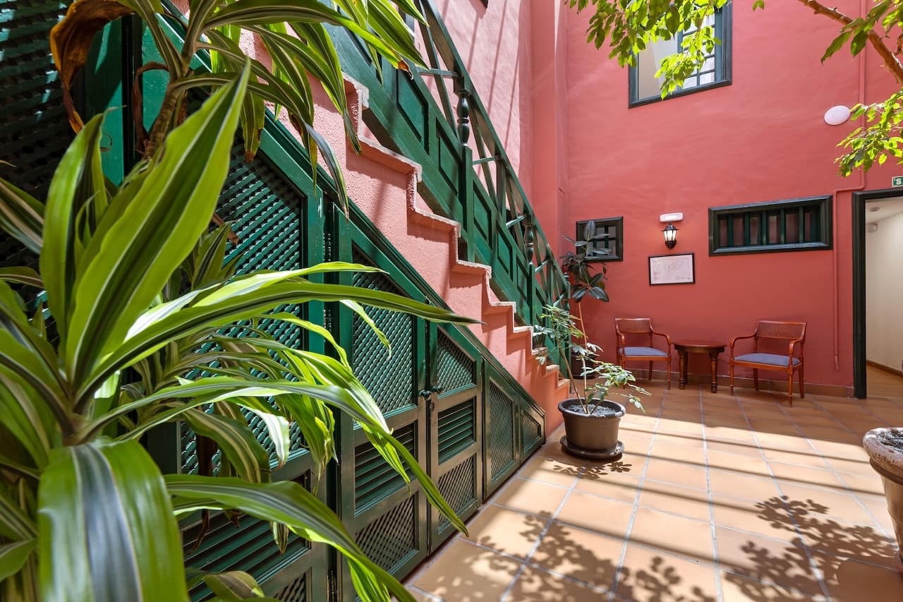 Patio Rojo
