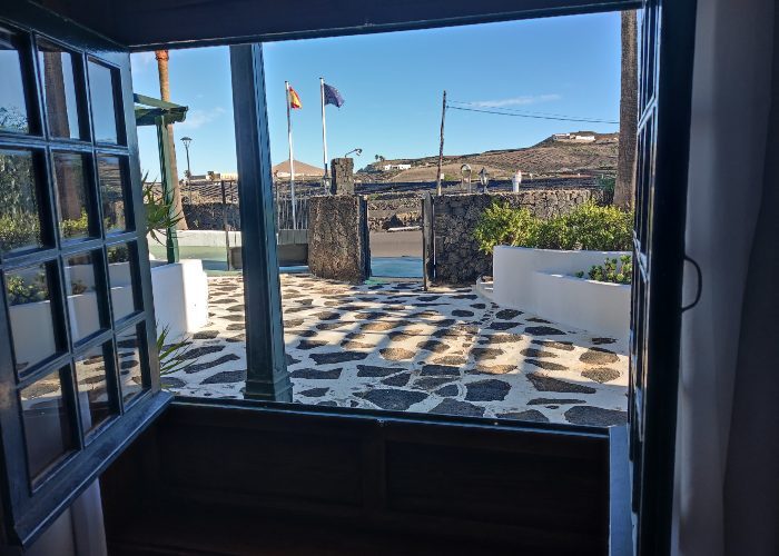 hotel-finca-la-florida-habitacion-ventana-exterior