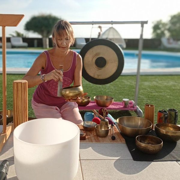 Instructora de terapias en hotel sostenible en vacaciones en Lanzarote